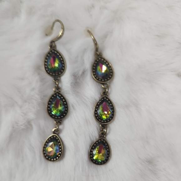Nicole Miller Iridescent Necklace and Earring Set - Picture 2 of 7